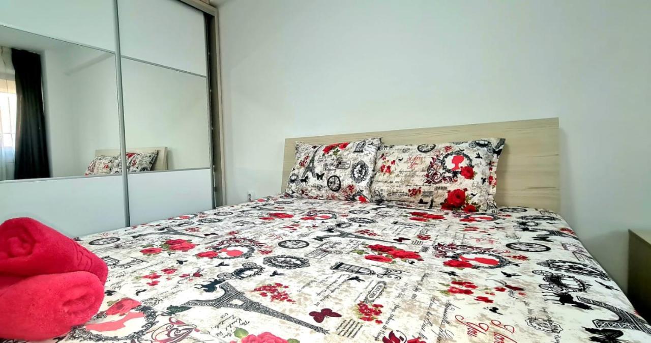 Elyse Comfortable Apartment Close To Palas Mall Iasi Eksteriør billede