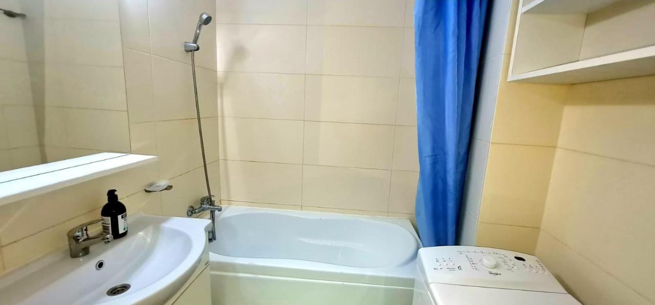 Elyse Comfortable Apartment Close To Palas Mall Iasi Eksteriør billede